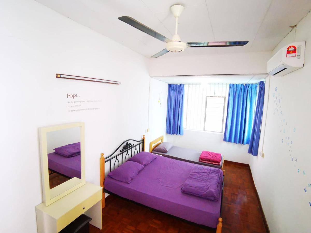 Lpm Room Tanjung Bungah  Eksteriør billede